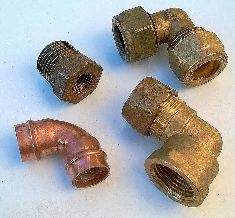 Codos y acoples de cobre y latón para plomeria