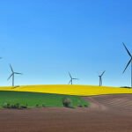 Descubre los beneficios económicos de las energías renovables en la red eléctrica