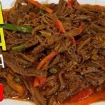 ¡Descubre dónde se tira la ropa vieja y dale una nueva vida a tus prendas!